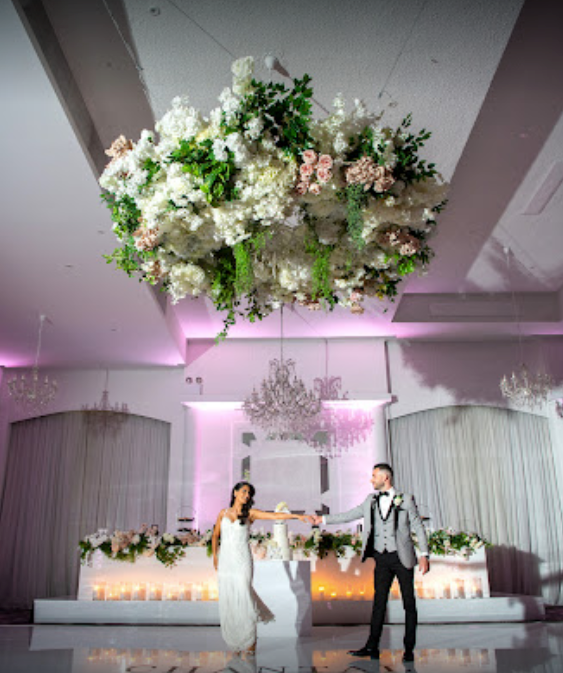 vogue ballroom wedding floral design